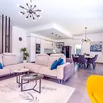 Cande Villa